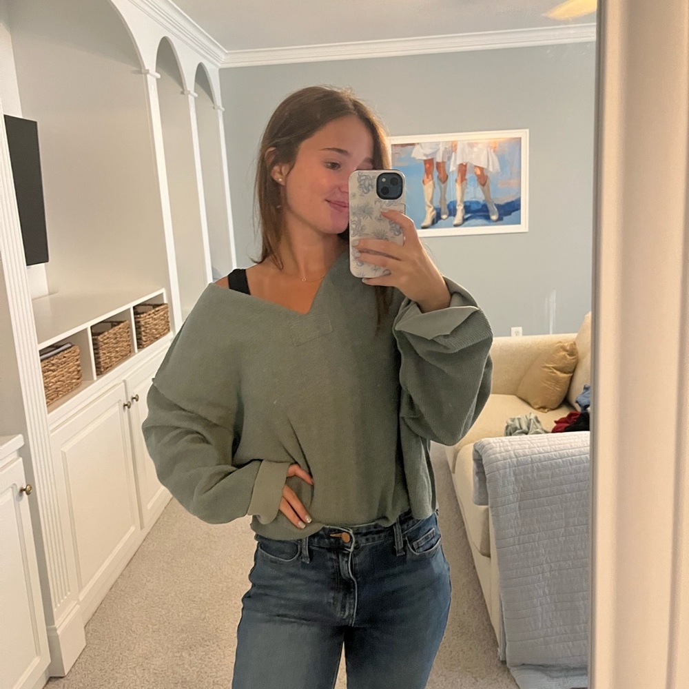 URBAN OUTFITTERS TEAL SWEATER